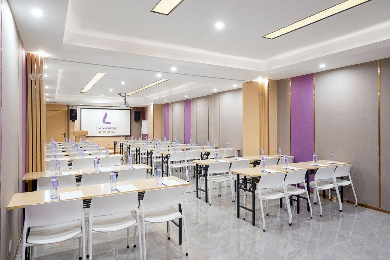 Echarm International Hotel Guangzhou Baiyun International Airport Huadu Plaza Branch - Free Deliver Service To Guangzhou Baiyun International Airport & Free Deliver Service To Canton Fair Complex During Canton Fair Period エクステリア 写真