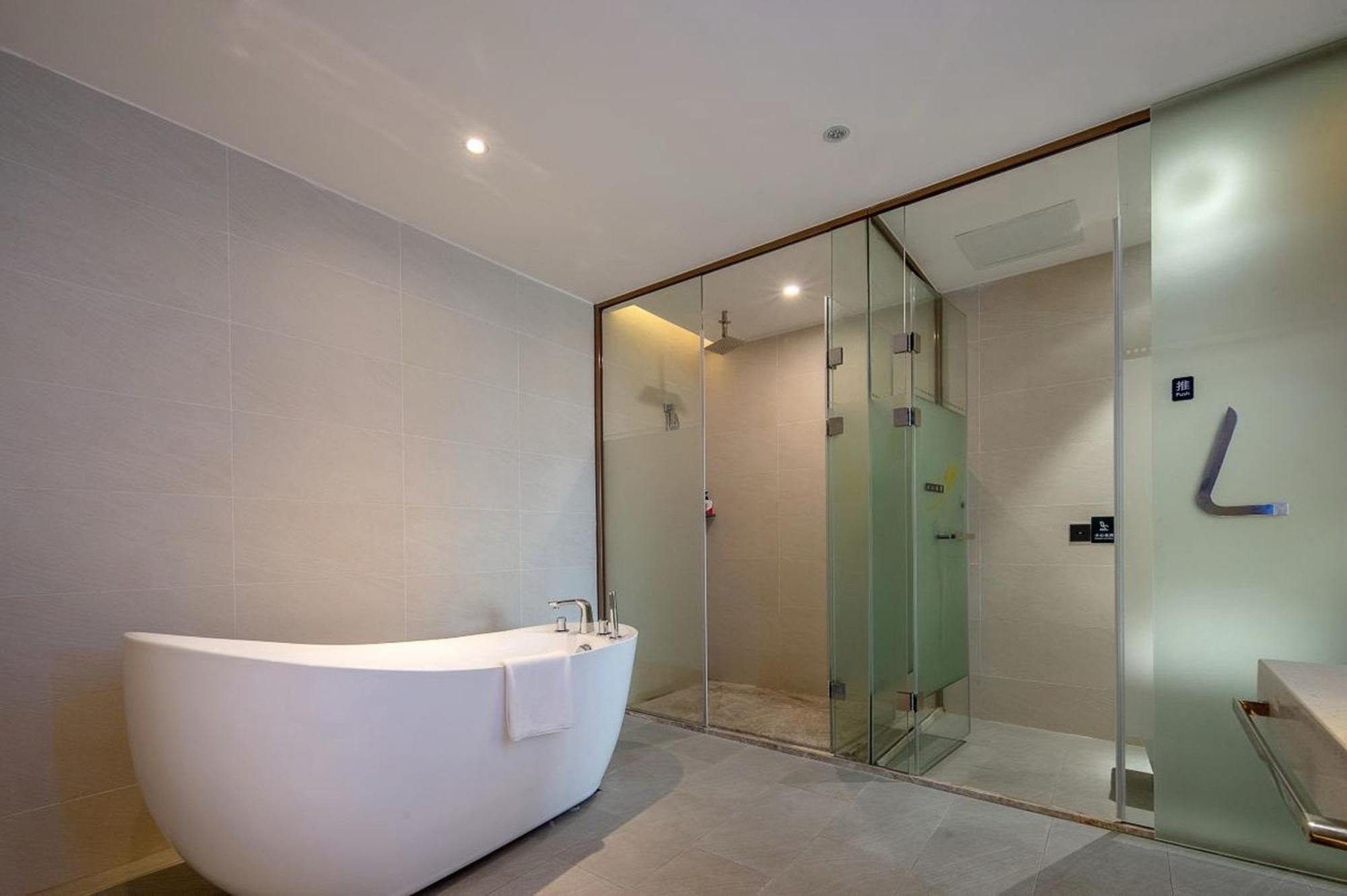 Echarm International Hotel Guangzhou Baiyun International Airport Huadu Plaza Branch - Free Deliver Service To Guangzhou Baiyun International Airport & Free Deliver Service To Canton Fair Complex During Canton Fair Period エクステリア 写真