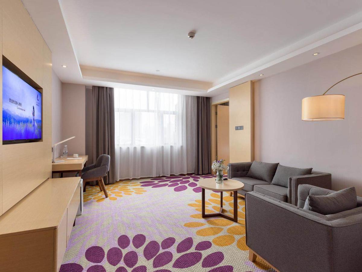 Echarm International Hotel Guangzhou Baiyun International Airport Huadu Plaza Branch - Free Deliver Service To Guangzhou Baiyun International Airport & Free Deliver Service To Canton Fair Complex During Canton Fair Period エクステリア 写真
