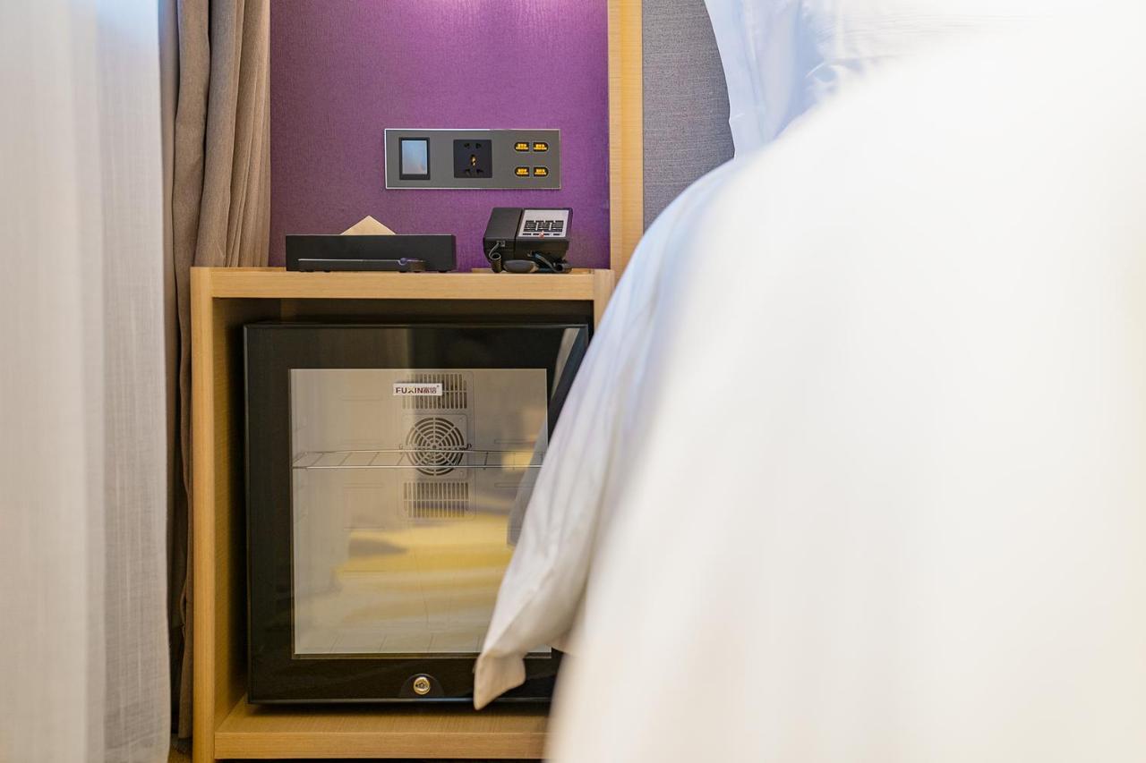 Echarm International Hotel Guangzhou Baiyun International Airport Huadu Plaza Branch - Free Deliver Service To Guangzhou Baiyun International Airport & Free Deliver Service To Canton Fair Complex During Canton Fair Period エクステリア 写真